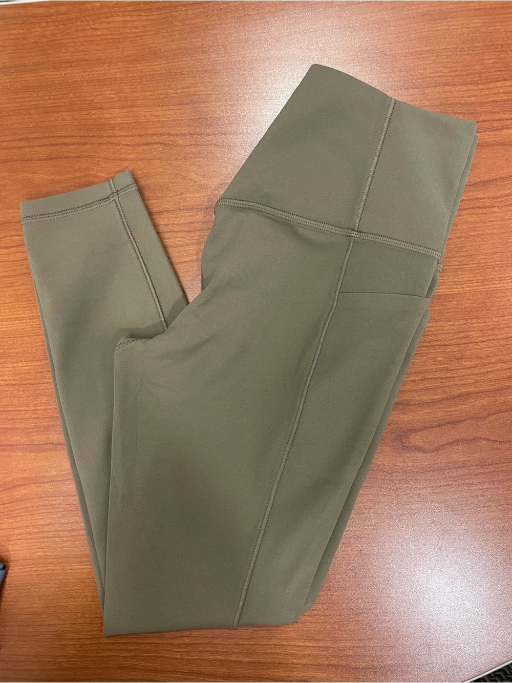 Athleta Salutation Stash 7/8 Tight NWT